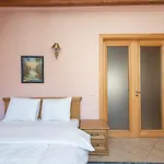 Spacious 2-Bedroom Apartment With Sauna In Vilnius Old Town By Urban Rent